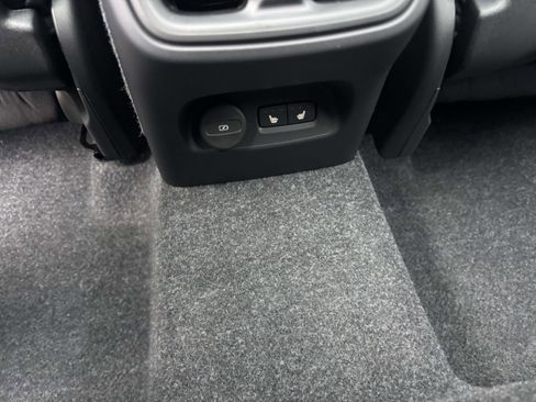 New 2026 Volvo XC40 B5 Plus w/ Protection Package Premier image 32