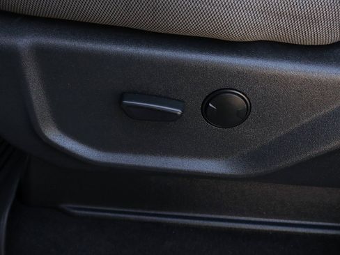 Used 2022 Ford F250 XLT w/ Black Appearance Package image 18