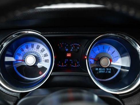 Used 2013 Ford Mustang GT Premium RWD image 28