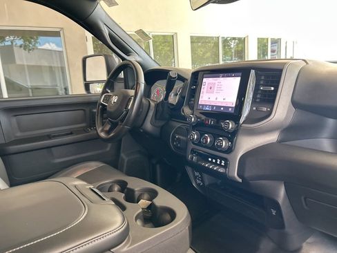 Used 2025 RAM 3500 Tradesman w/ Chrome Appearance Group AWD/4WD image 29