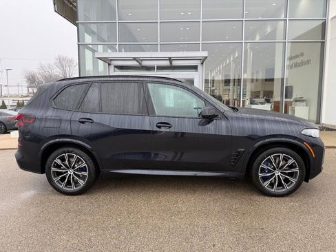 New 2026 BMW X5 xDrive40i w/ M Sport Package AWD/4WD image 2