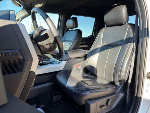 Used 2019 Ford F150 Lariat image 13