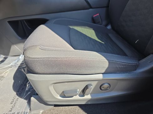 Used 2025 Nissan Pathfinder SV FWD image 28