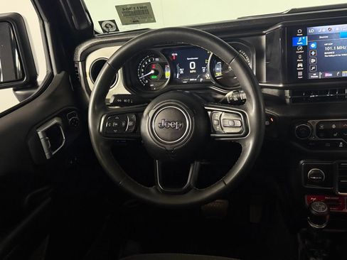 Used 2024 Jeep Wrangler Unlimited AWD/4WD image 14