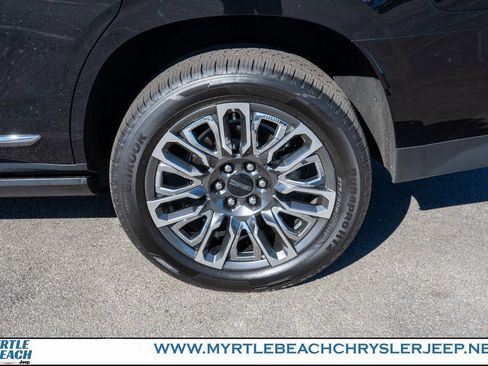 Used 2024 GMC Yukon Denali Ultimate image 12