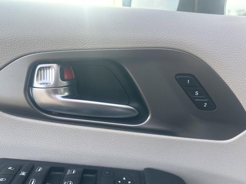 Used 2020 Chrysler Pacifica Touring-L image 13