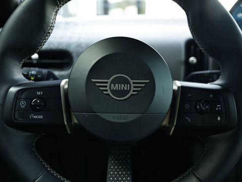 Used 2025 MINI Cooper S image 27