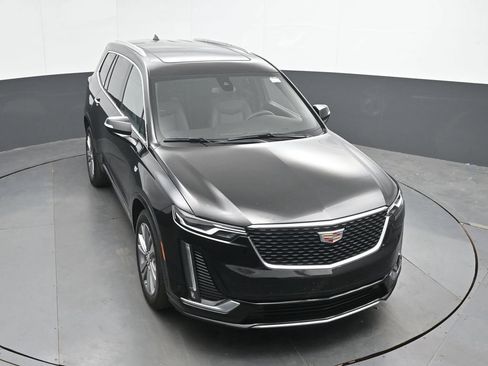 Used 2025 Cadillac XT6 Premium Luxury AWD/4WD image 35