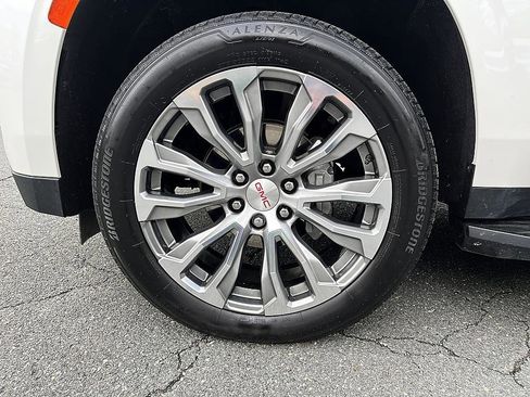 Used 2024 GMC Yukon Denali AWD/4WD image 8