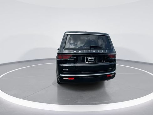Used 2024 Jeep Wagoneer Series II w/ Flexible Seating Group AWD/4WD image 7