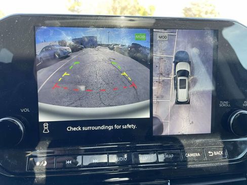 Used 2024 Nissan Pathfinder Platinum w/ Cargo Package image 41