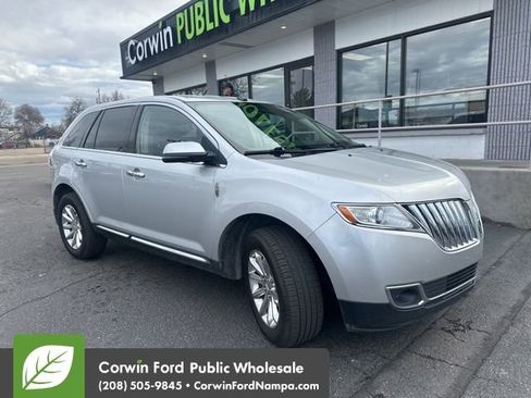 Used 2012 Lincoln MKX FWD image 4