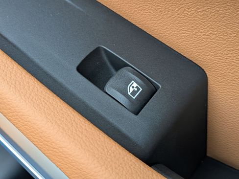 New 2026 BMW 330i xDrive Sedan w/ M Sport Package image 37