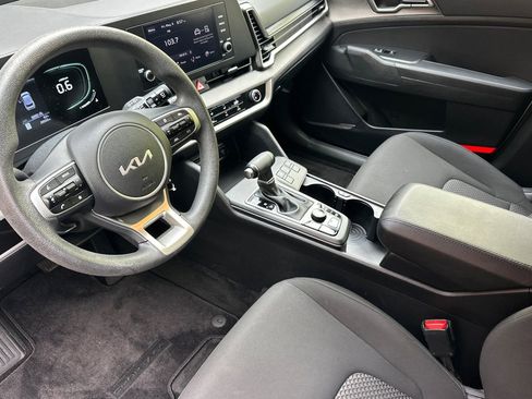 Used 2024 Kia Sportage LX AWD/4WD image 10
