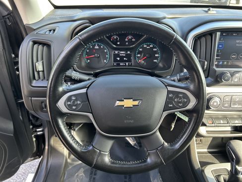 Used 2022 Chevrolet Colorado LT AWD/4WD image 21