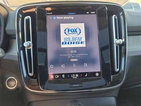 Used 2023 Volvo XC40 B5 Plus image 30
