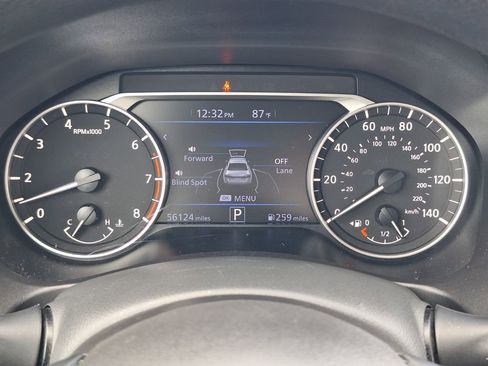 Used 2024 Nissan Altima 2.5 SV FWD image 15