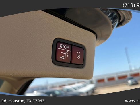 Used 2015 Mercedes-Benz ML 350 ML 350 Sport Utility 4D image 30