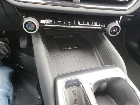 New 2025 Chevrolet Equinox EV RS image 32