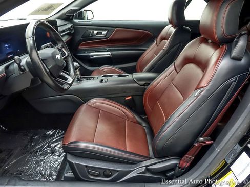 Used 2025 Ford Mustang Premium RWD image 11
