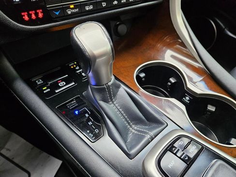 Used 2019 Lexus RX 350 AWD w/ Navigation Package image 32