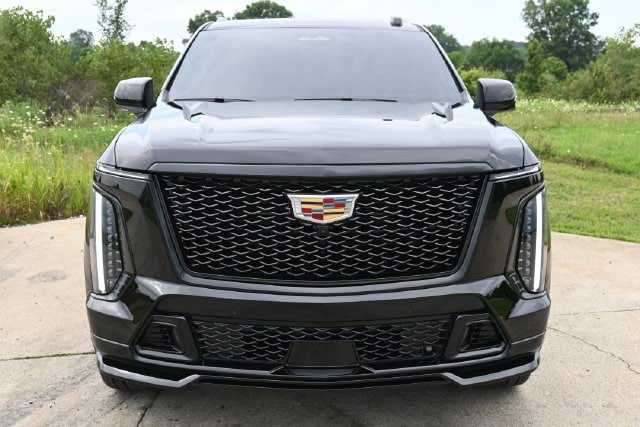 Used 2026 Cadillac Escalade V AWD/4WD image 2
