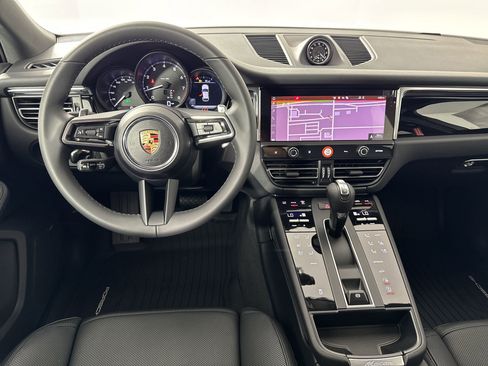 Certified 2025 Porsche Macan image 26