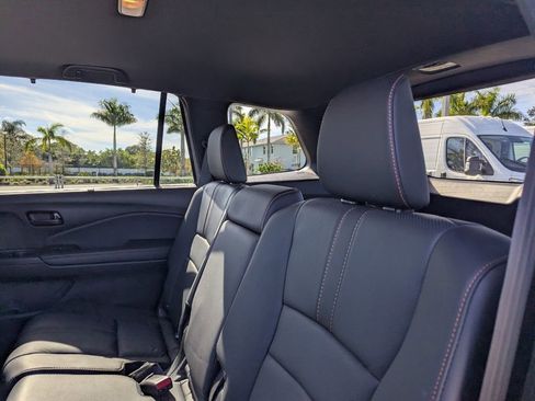 Used 2023 Honda Passport TrailSport image 17