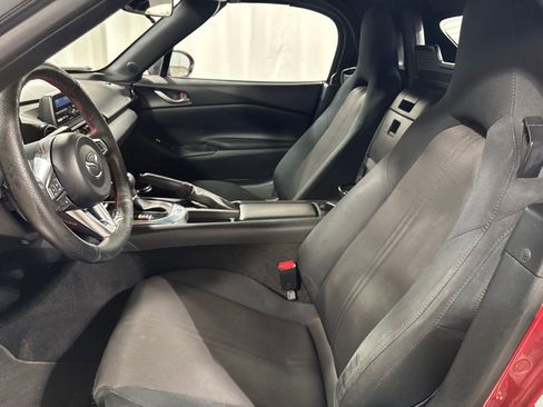 Used 2017 MAZDA MX-5 Miata Sport image 3