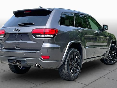 Used 2020 Jeep Grand Cherokee Altitude AWD/4WD image 13