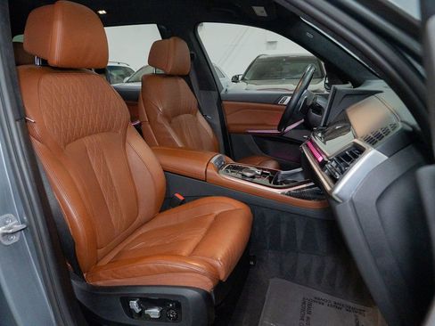 Used 2023 BMW X7 M60i image 52