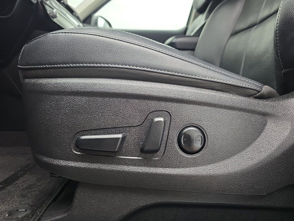 Used 2024 Kia Telluride EX w/ EX Captain's Chair Package AWD/4WD image 16