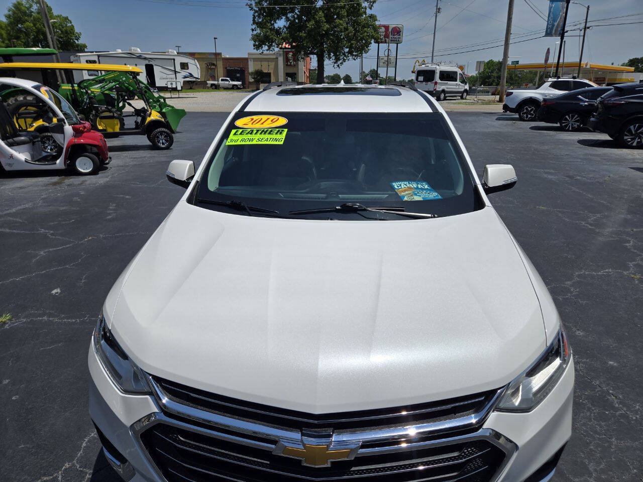 Used 2019 Chevrolet Traverse LT w/ LT Premium Package FWD image 11