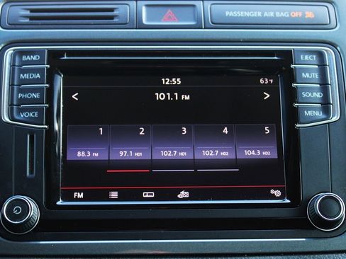 Used 2017 Volkswagen Tiguan S image 14