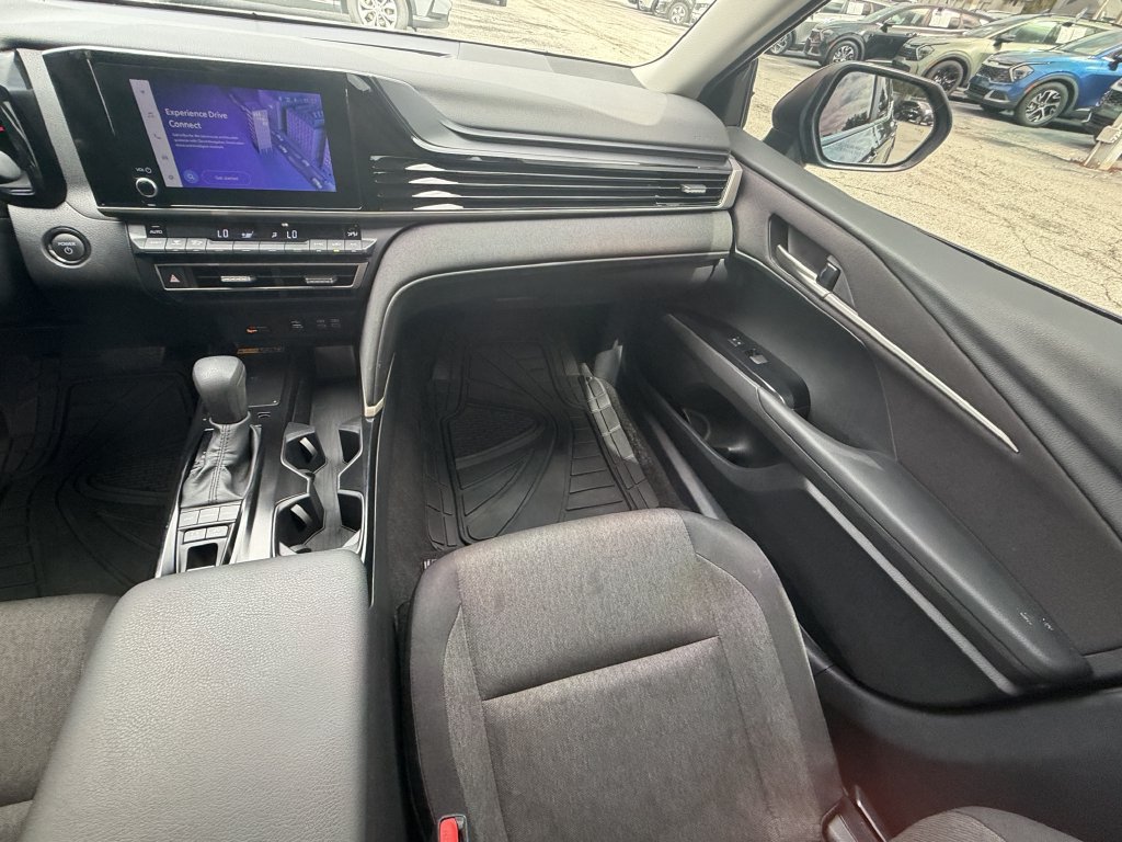 Used 2025 Toyota Camry LE FWD image 16