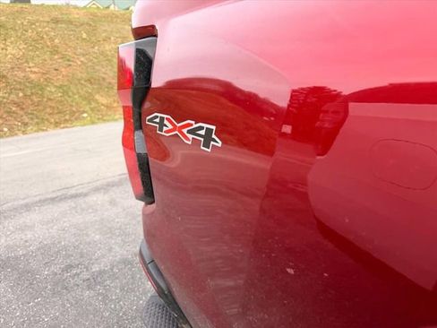 Used 2023 Chevrolet Colorado LT image 19