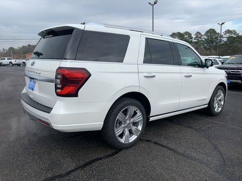 Used 2022 Ford Expedition Platinum image 3