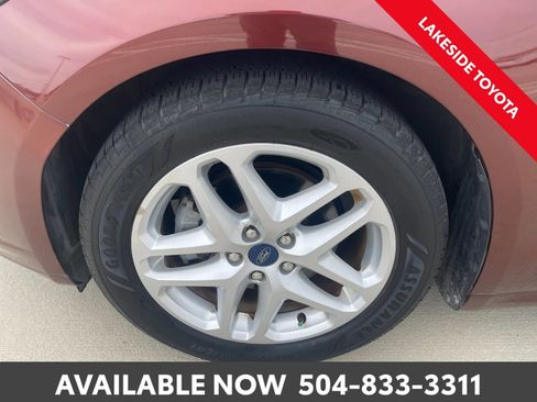 Used 2015 Ford Fusion SE image 11