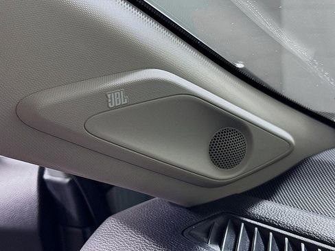 Used 2022 Toyota RAV4 XLE Premium image 20