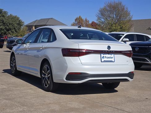 New 2026 Volkswagen Jetta SE image 3