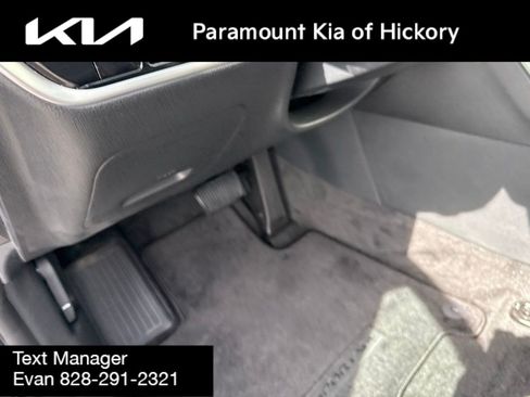 Used 2025 Kia Sportage LX FWD image 18