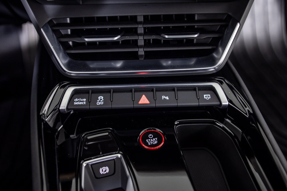 Used 2023 Audi e-tron GT Premium Plus AWD/4WD image 35