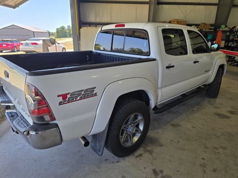 Used 2013 Toyota Tacoma 4x4 Double Cab w/ SR5 Pkg image 4