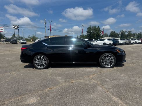 Used 2024 Nissan Altima 2.5 SL FWD image 29