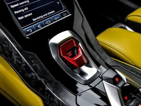 Used 2021 Lamborghini Huracan EVO RWD image 37