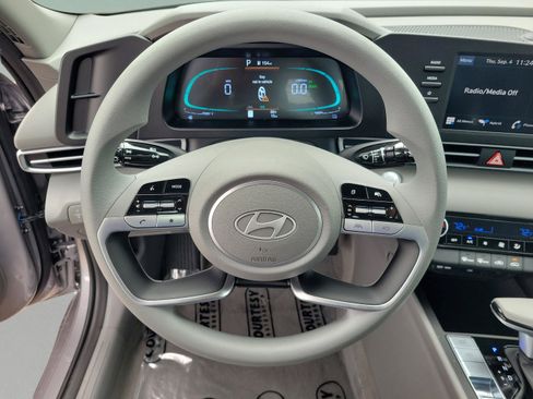 New 2025 Hyundai Elantra Blue image 17