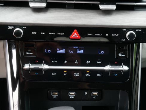 Certified 2023 Kia Carnival EX FWD image 23