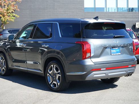 Certified 2023 Hyundai Palisade Limited w/ Winter Package AWD/4WD image 7