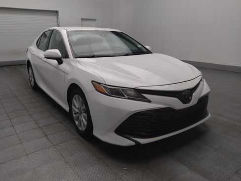 Used 2019 Toyota Camry LE FWD image 13