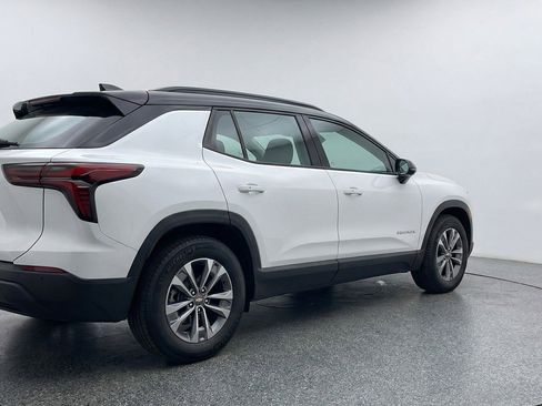 Used 2025 Chevrolet Equinox LT image 9